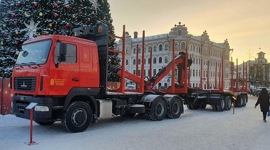 Форум &laquo;Российский лес&raquo;: МАЗ представил лесопромышленную спецтехнику в Вологде